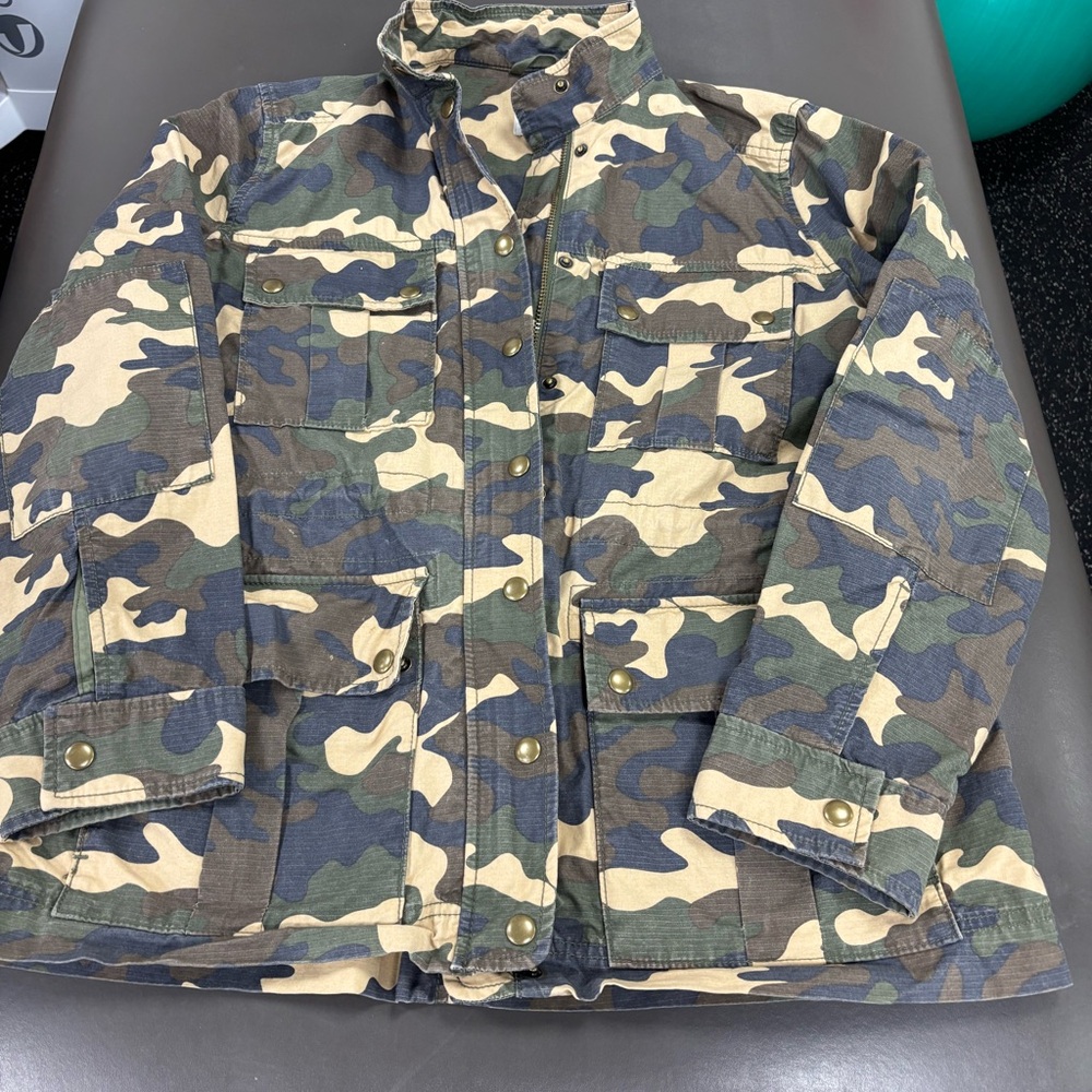 Vintage GAP Weathered Camouflage Military Style Jacket. Size Medium.